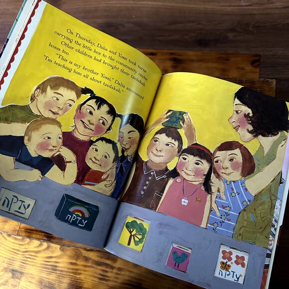 How Dalia Put A Big Yellow Comforter Inside A Tiny Blue Box Tzedakah Jewish Book - Picture 4 of 8